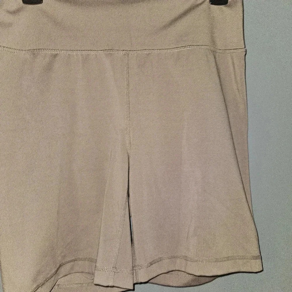 Yogalicious Lux Womans Taupe Shorts Size Xl - Picture 4 of 8